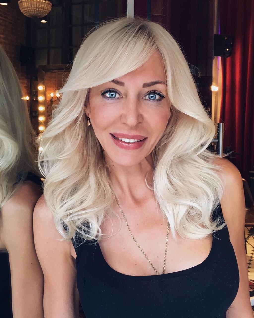 Haircuts after 50 years for blond hair 2019-2020