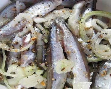 So yummy you can&#39;t stop eating! Pickled capelin. 