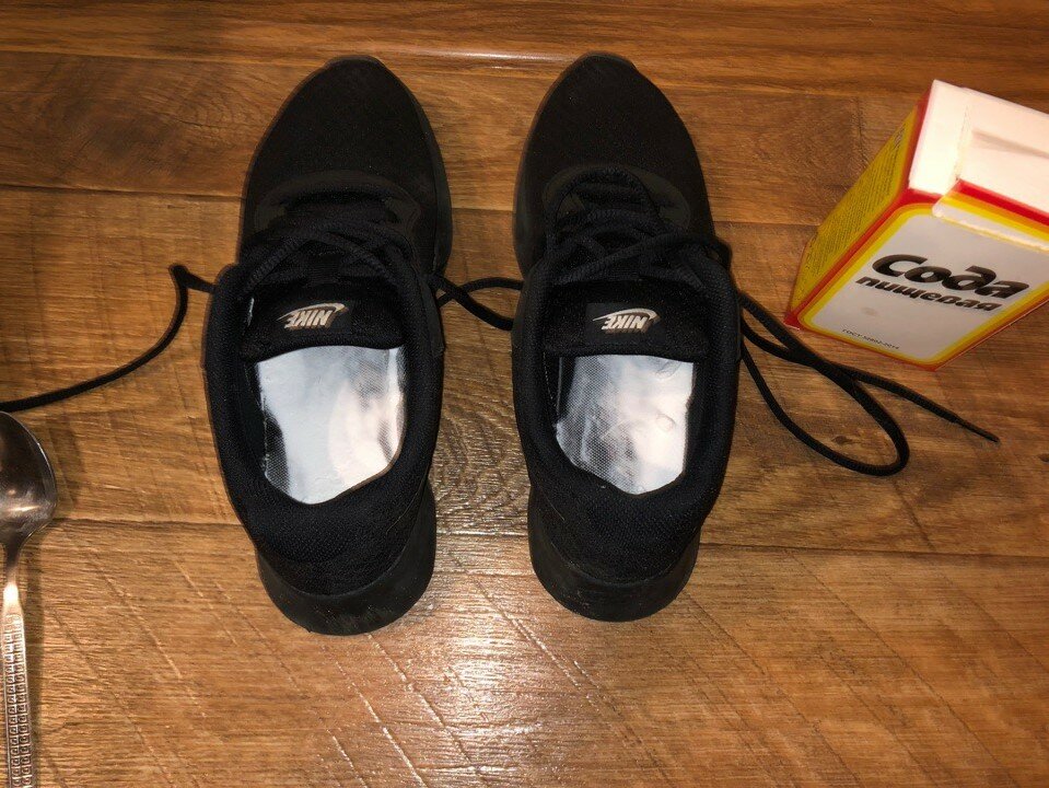How to quickly and easily get rid of bad smell in shoes
