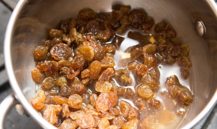 Raisins and water will cleanse the liver in 2 days!