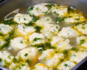 Soup with cottage cheese